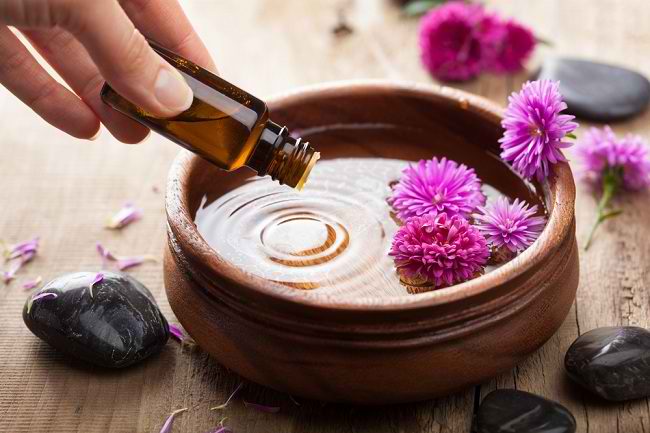 Serum dari Data Emosi Kolektif dan Aromaterapi Politik: Memahami dan Mempengaruhi Perilaku Massa di Era Digital